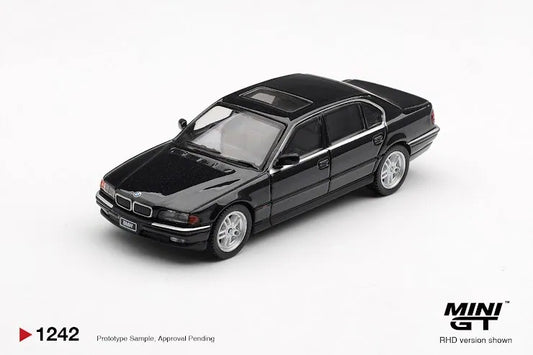 Mini GT #1242 BMW 750iL Black Sapphire