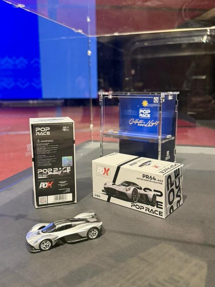 Pop Race 1:64 Scale x PDX 2025 Dinner Exclusive Aston Martin Valkyrie Silver