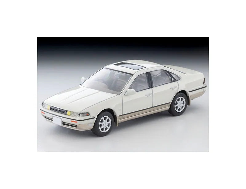 Tomica Limited Vintage Neo LV-N319c 1991 NISSAN CEFIRO TOWN RIDE SV (White/Beige)