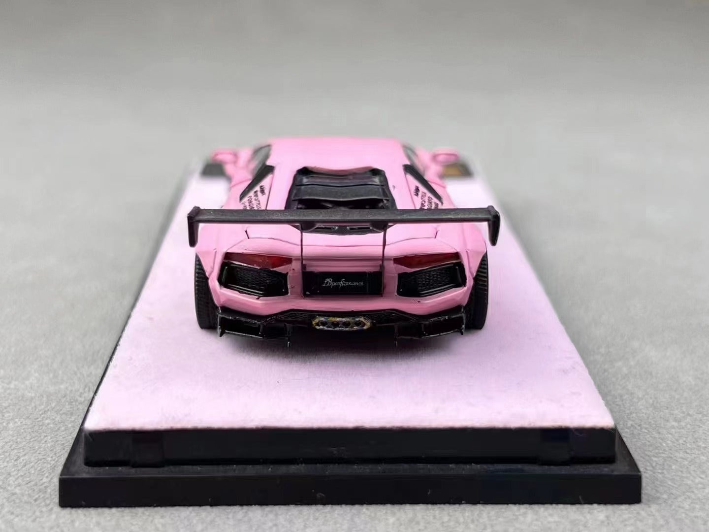 PGM Private Good Model Scale 1:64 LB LP700 Lamborghini Adventador (Pink)