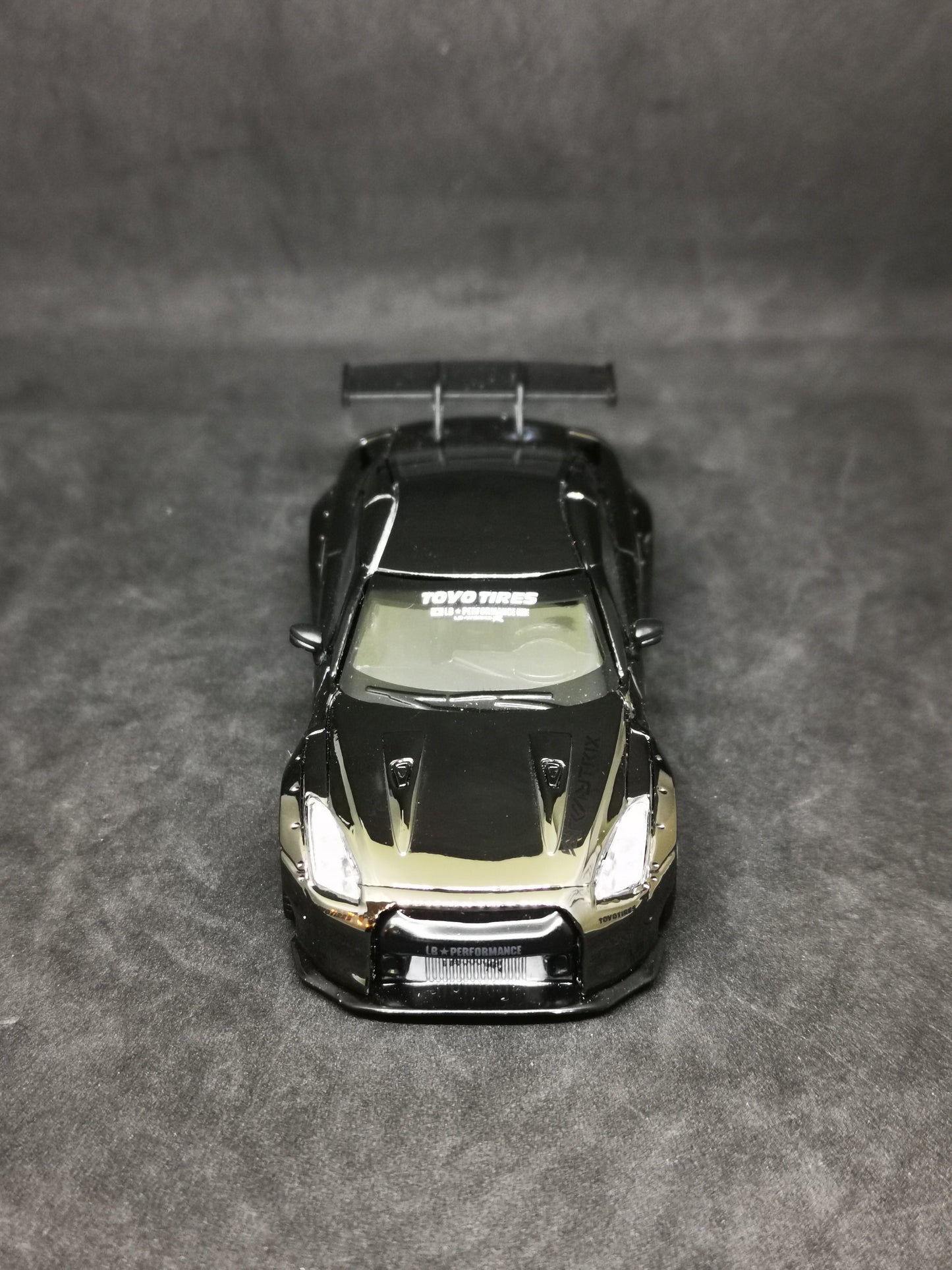 Mini GT No.84 LB Works Nissan GT-R
Black Chrome Mini GT