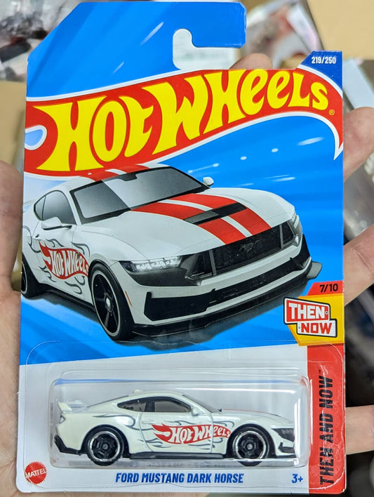 Hot Wheels 2025 Ford Mustang Dark Horse
