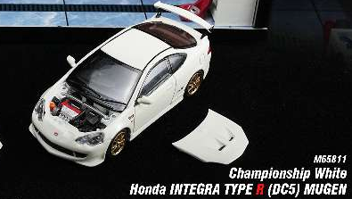 MOTORHELIX 1:64 Honda INTEGRA TYPE R (DC5) / (DC2) MUGEN Championship White