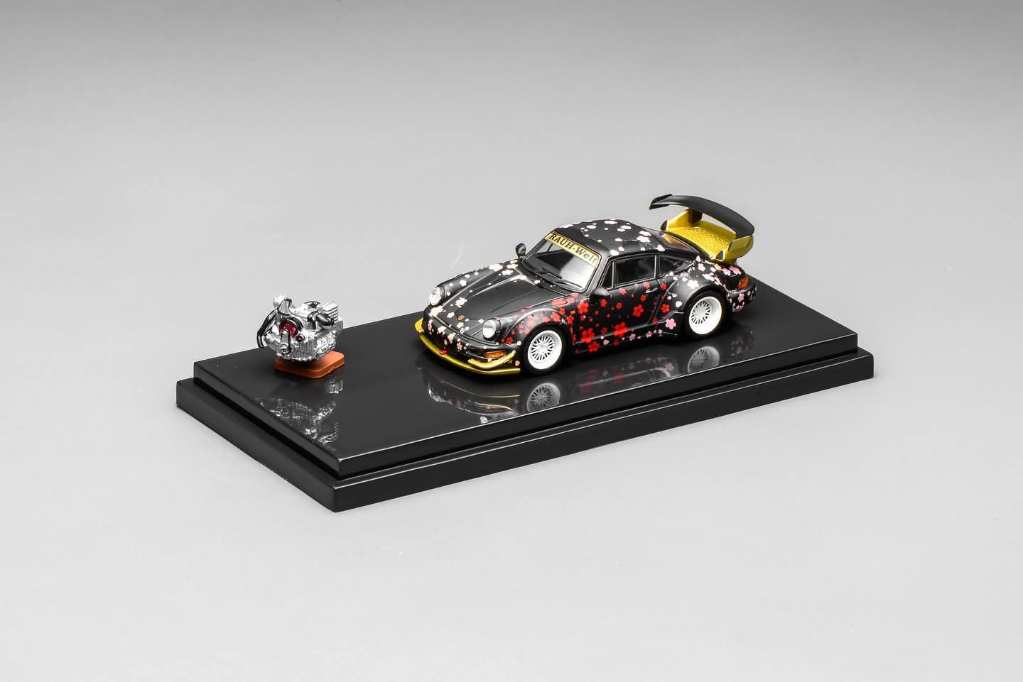 MotorHelix RWB 964 Porsche 911 - #10 / Aoki Sakura