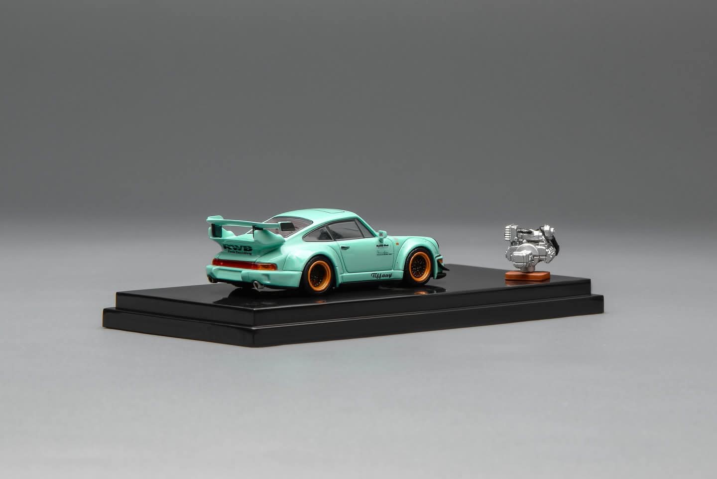 MotorHelix RWB 964 Porsche 911 - Martini / Tiffany