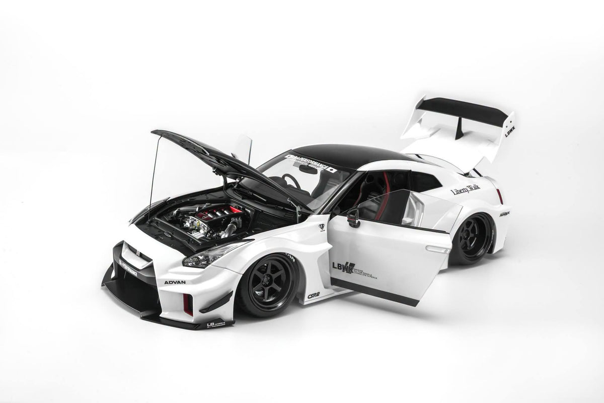 Motor Helix M80801 LB-Silhouette Works GT Nissan 35GT-RR Ver.2 (White with CF Bonnet) 1:18 Limited Edition 699pcs
