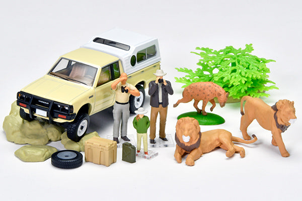 Kaiyodo x Tomica Limited Vintage DioColle 64 #CarSnap 32a Safari 4 (Nissan Truck 4x4 King Cab Included)