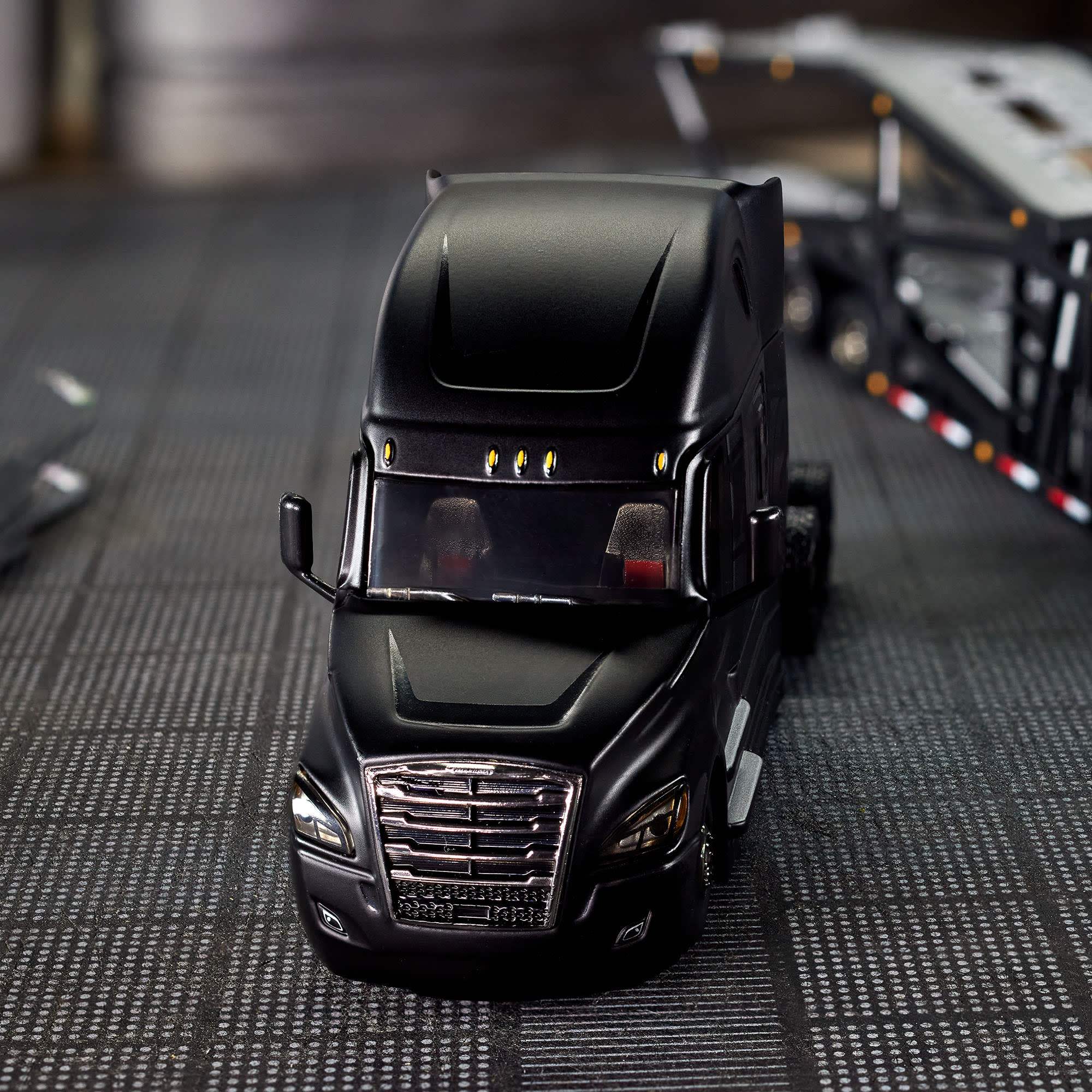 Hot Wheels HWC Elite 64 Freightliner Cascadia – Mobile Garage HK
