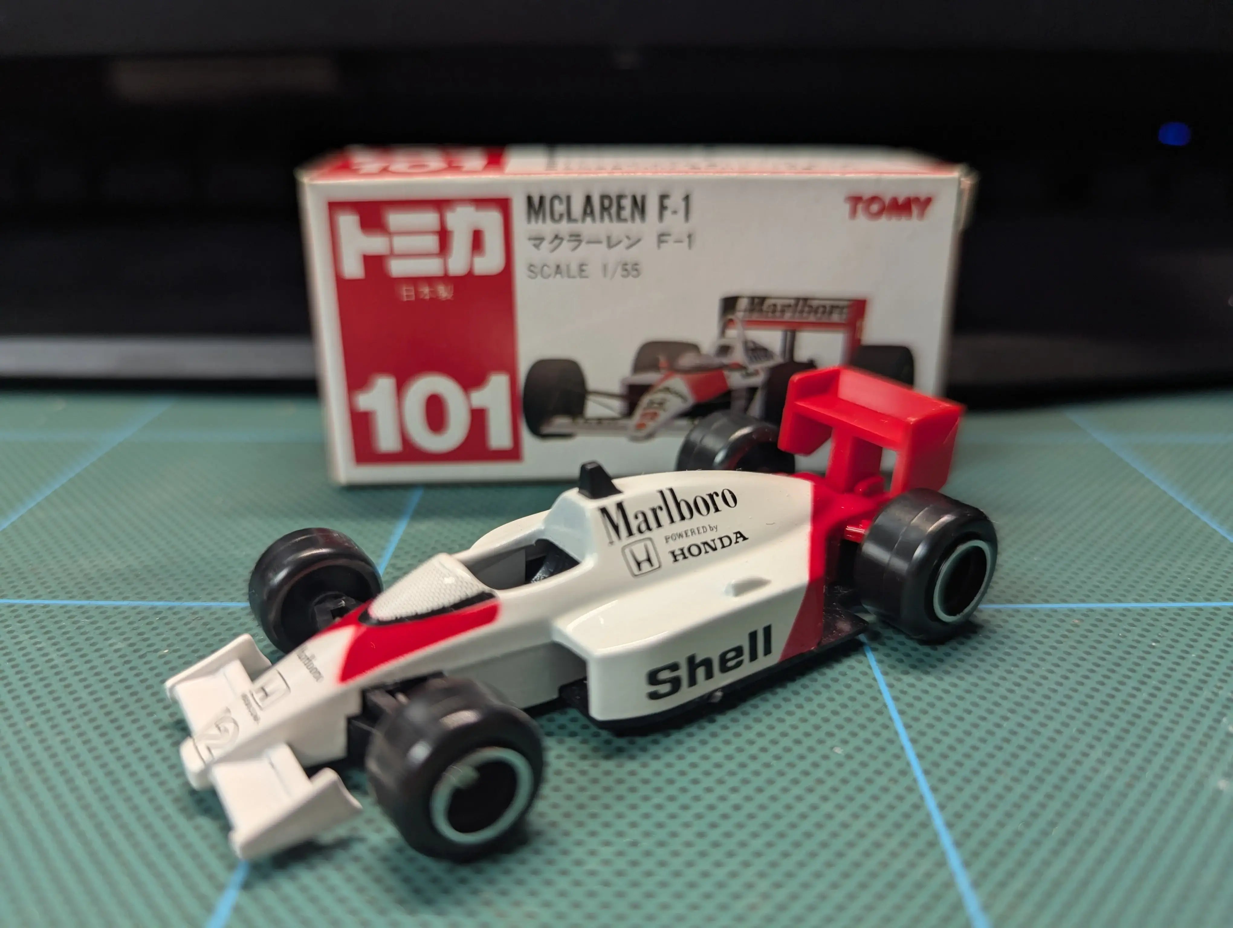 Tomica #101 McLaren F1 – Mobile Garage HK