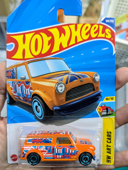 Hot Wheels 2025 '67 Austin Mini Van