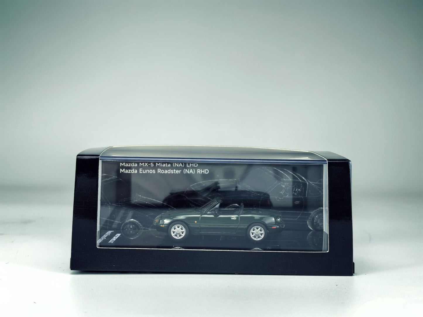 Motorhelix 1/64 Mazda Eunos Roadster NA RHD Dark Green - box packaging