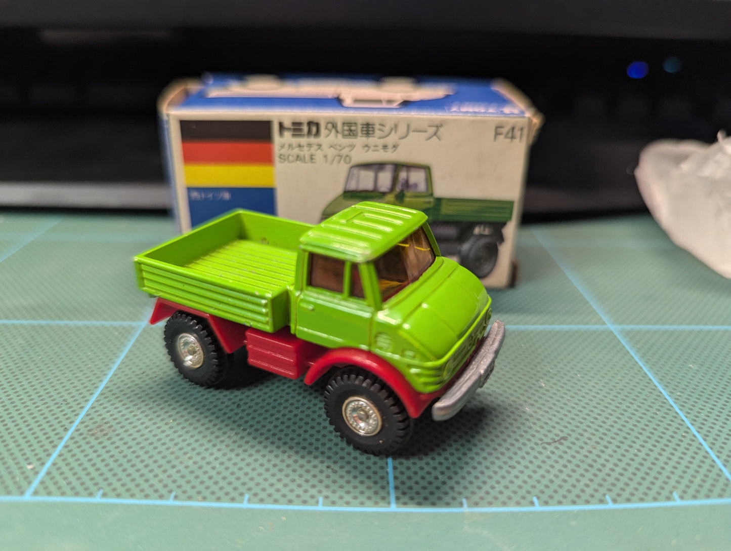 Tomica #F41 Mercedes Benz Unimog