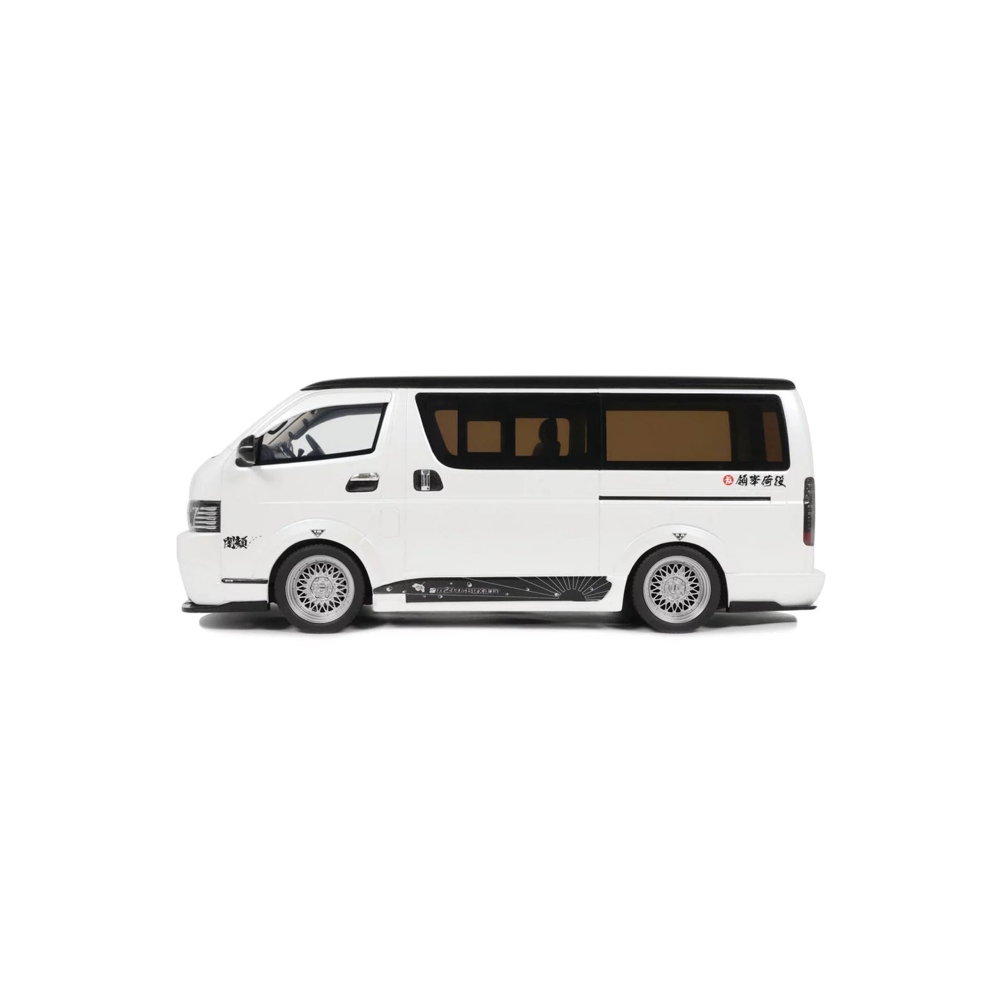 OTTOMOBILE 1:18 OT1136 Toyota Hiace Super GL Custom Pearl White 2008
