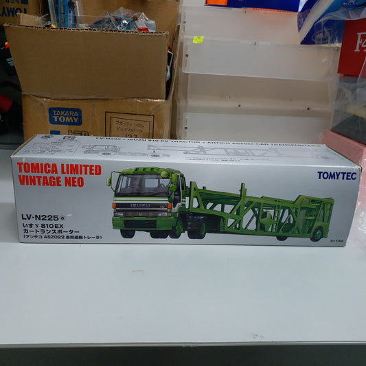 Tomica Limited Vintage Neo LV-N225a Isuzu 810EX Car Transporter (Green)