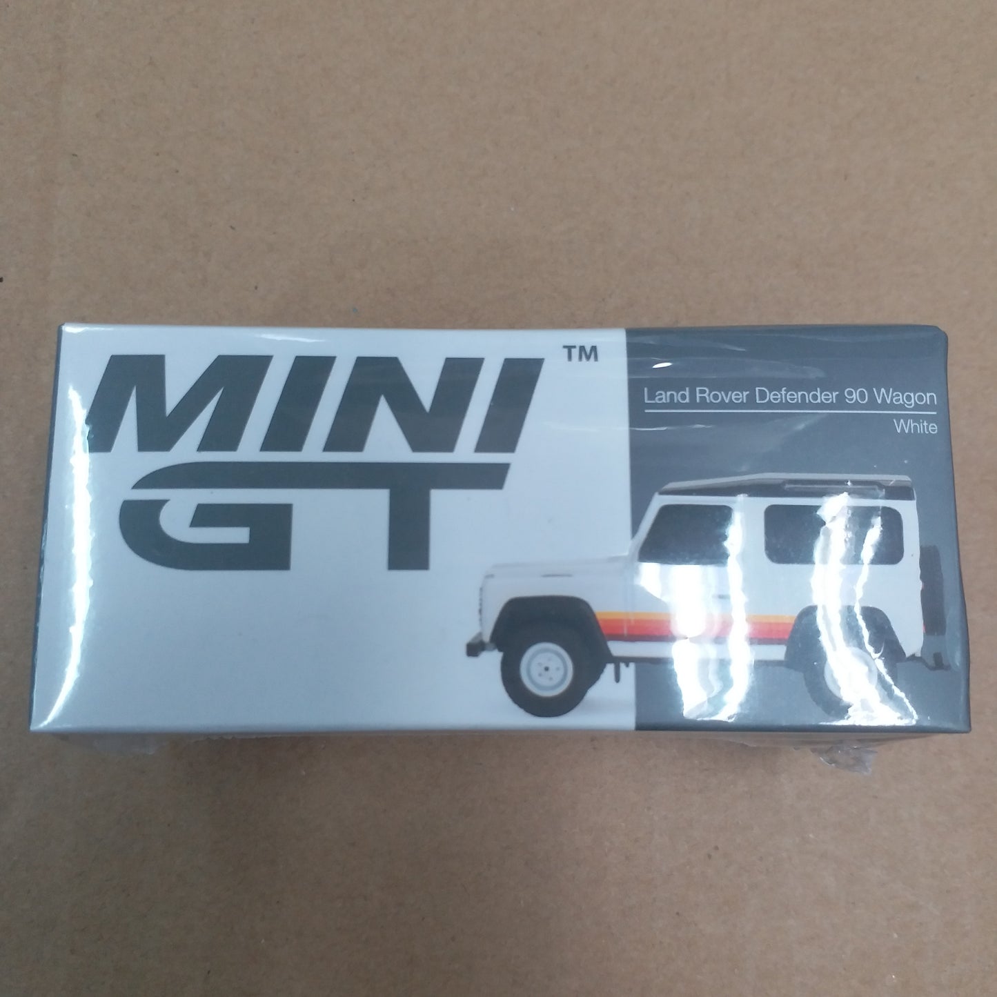 Mini GT #378  Land Rover Defender 90 Wagon
