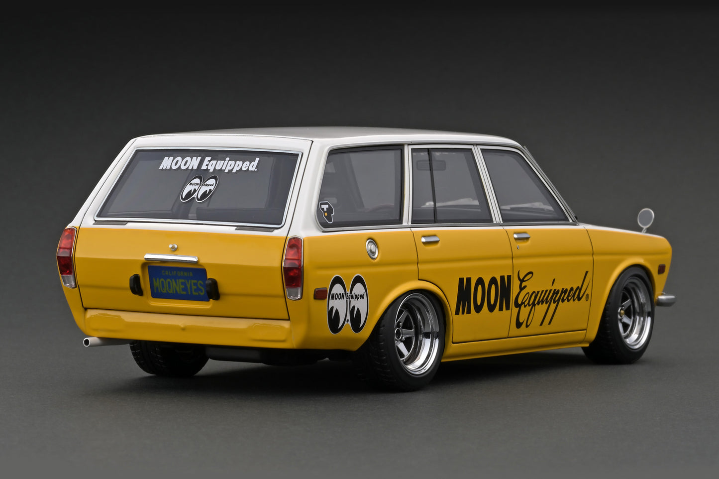 Ignition Models IG3064 Datsun Bluebird (510) Wagon Yellow / White Moon Ignition Model