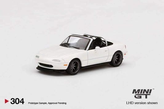 Mini GT #304 Mazda Miata MX-5 NA (Classic White)