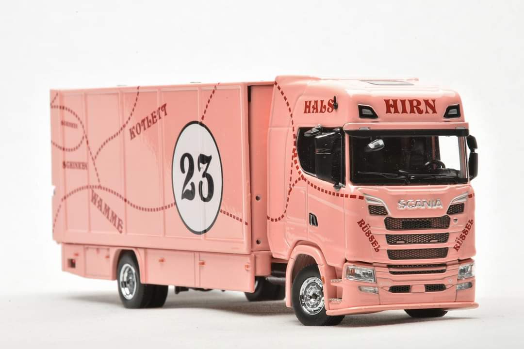 GCD Special Edition Pink Pig Scania S730 Enclosed Double Deck Gull Wing Tow Truck 1:64 Scale GCD