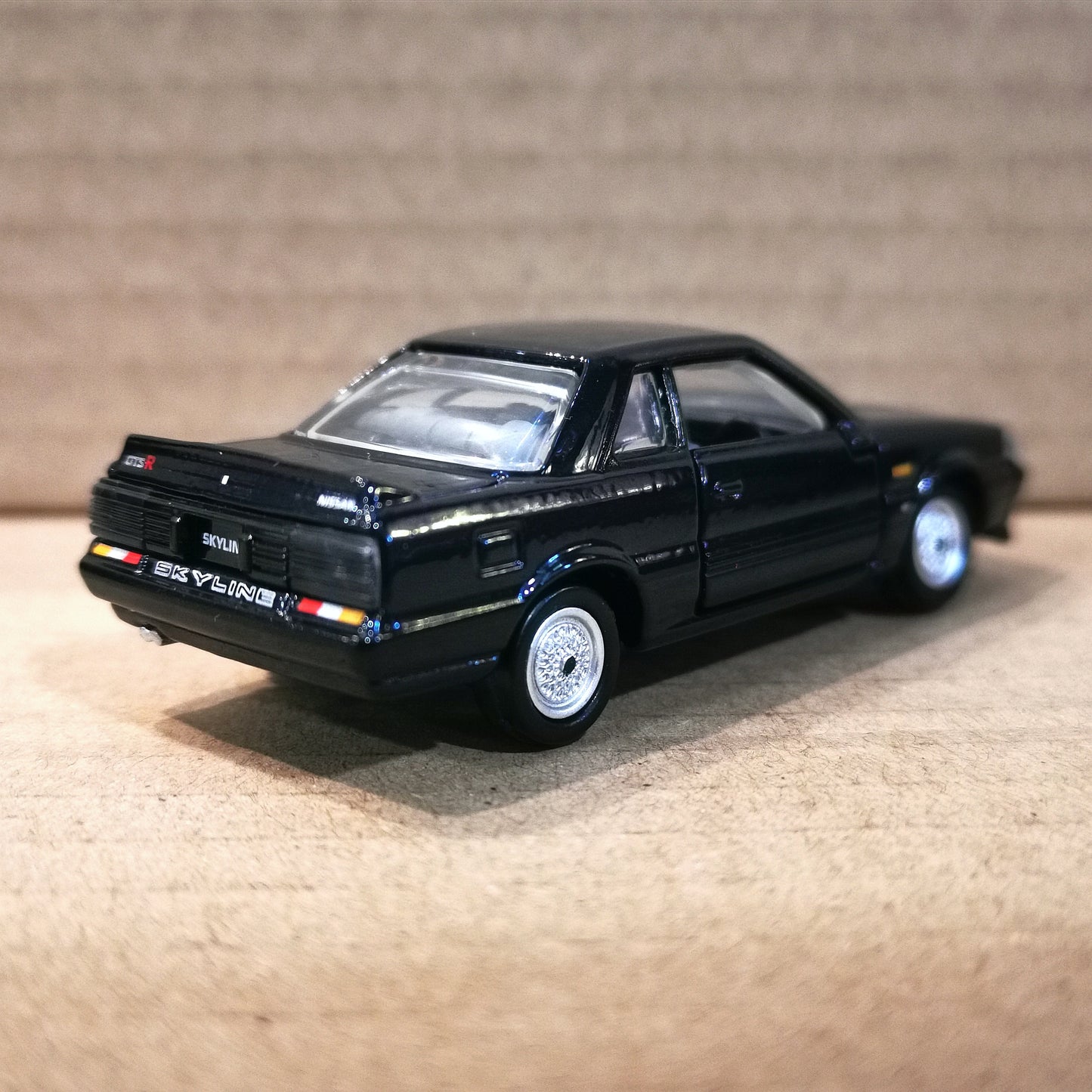 TOMICA PREMIUM 04 Nissan Skyline GTS-R 1:61 SCALE NEW IN Box