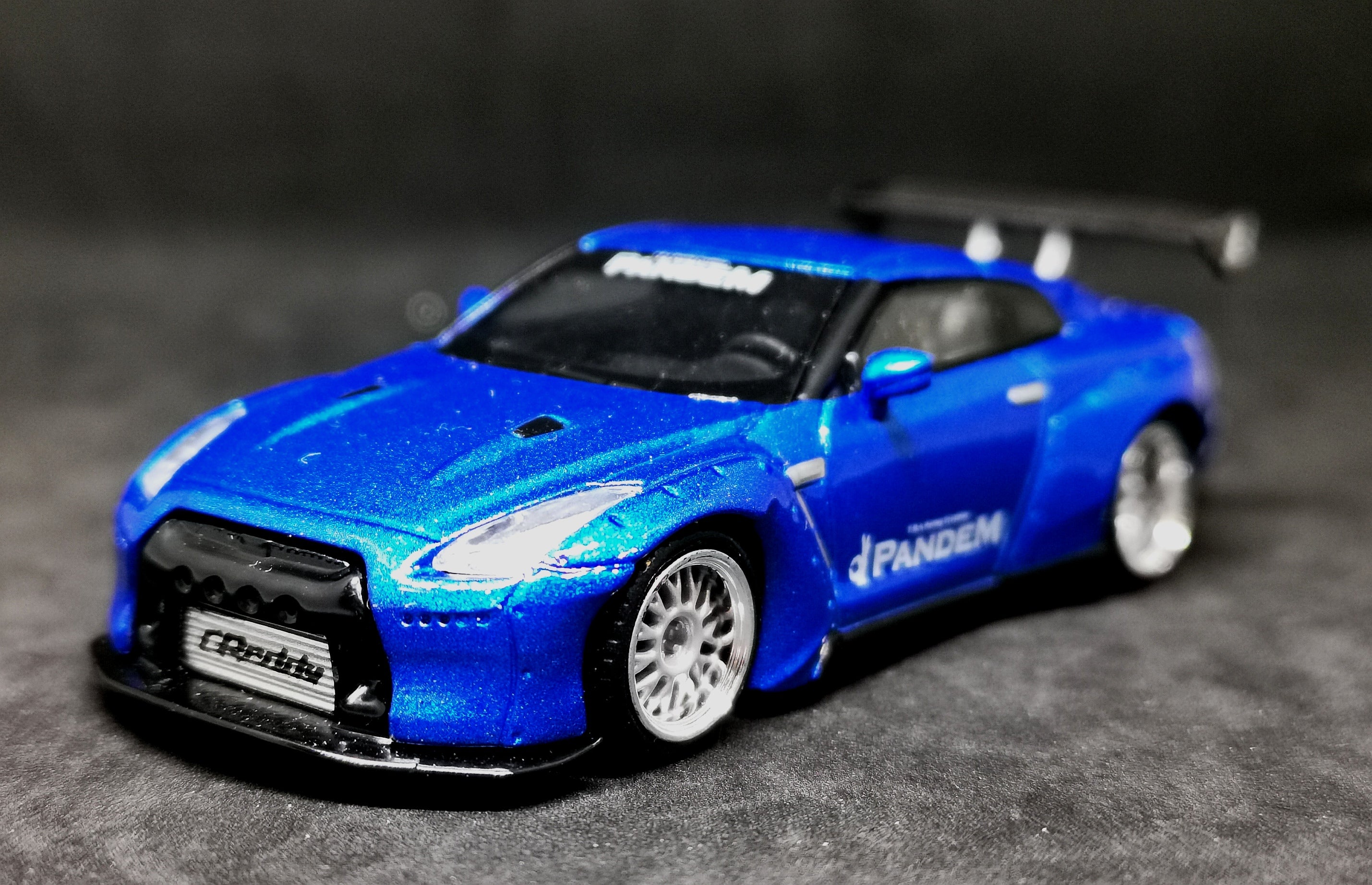 Mini GT #96 Pandem👌Nissan GT-R (Metallic Blue)