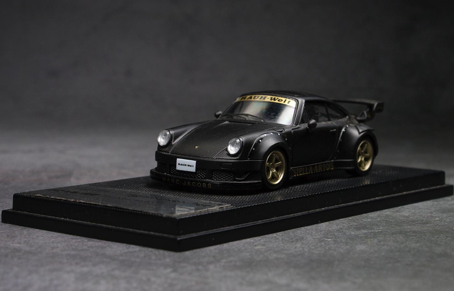 Model Collect  RWB 930 Metallic black1:60 SCALE