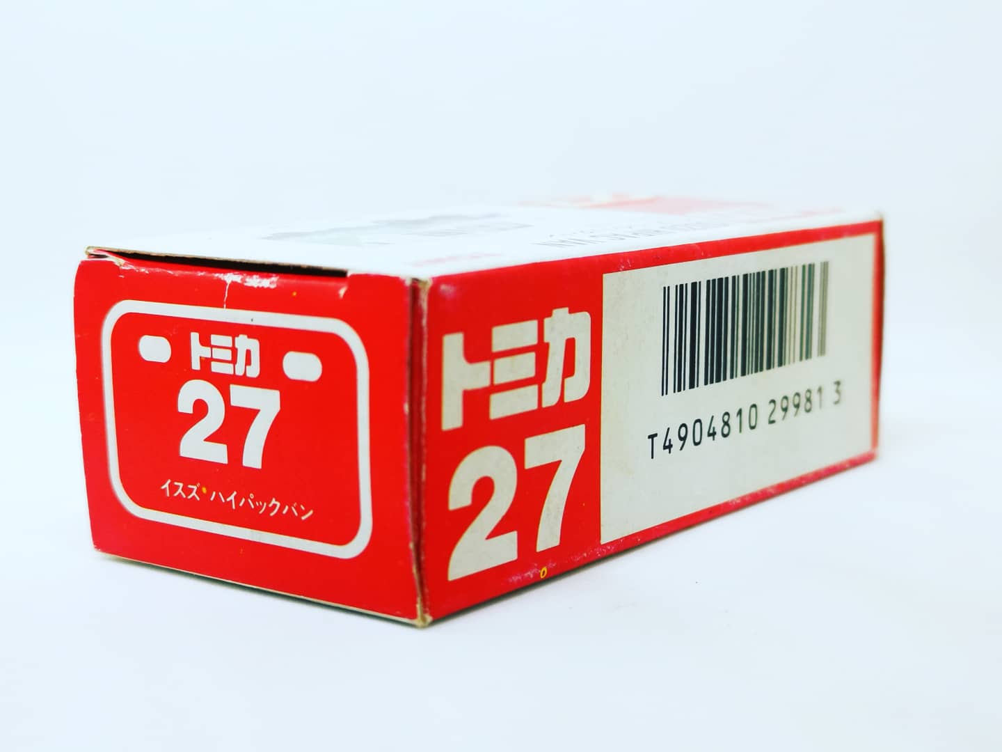 Tomica #27 Isuzu
Hipac Van footwork
Made in Japan