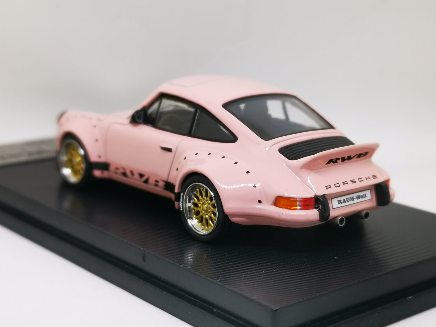 Model Collect RWB Porsche 930 Ducktail Wing Pink 1:64 SCALE