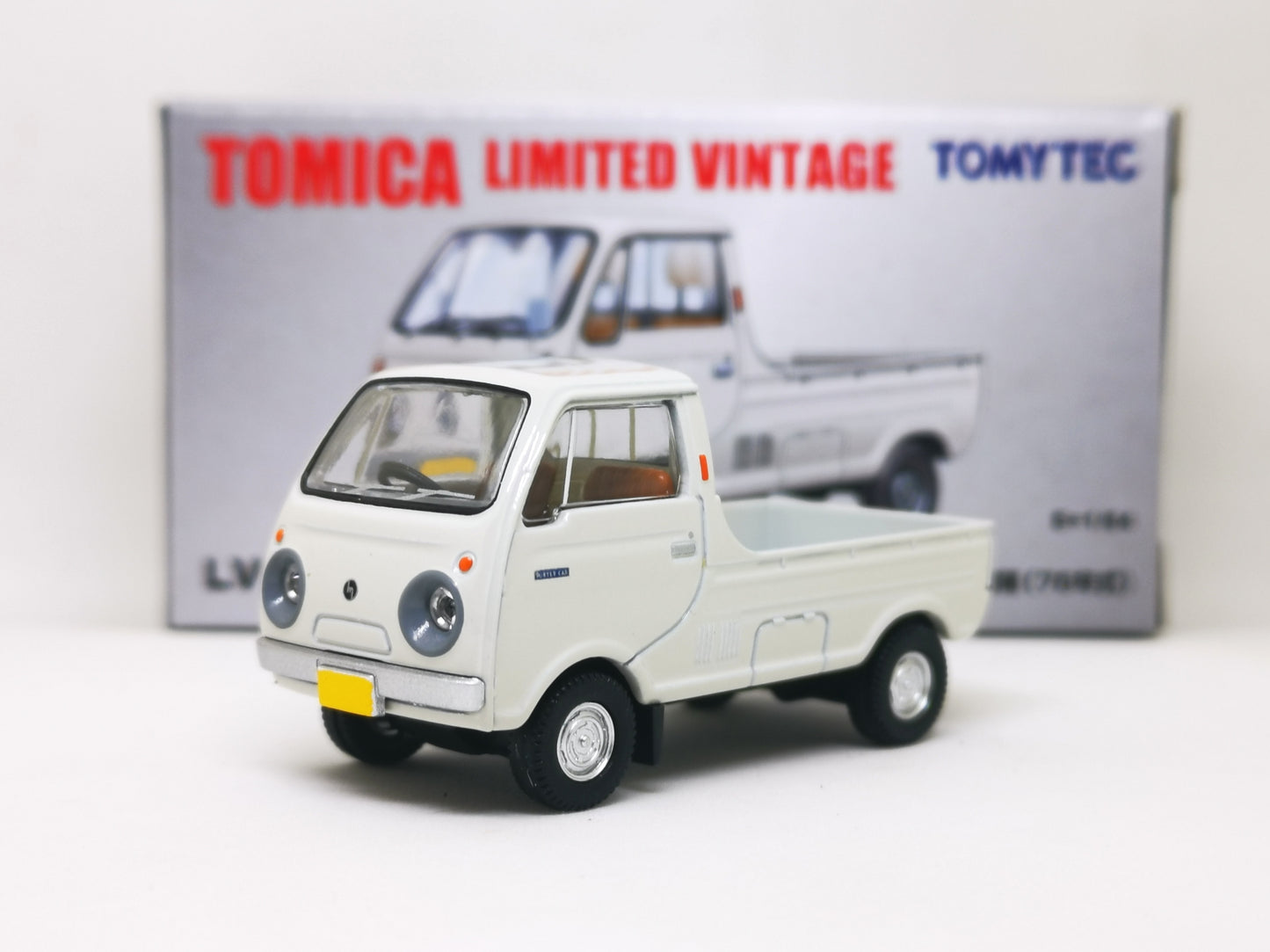 Tomica Limited Vintage LV-185b Mazda Porter Cab