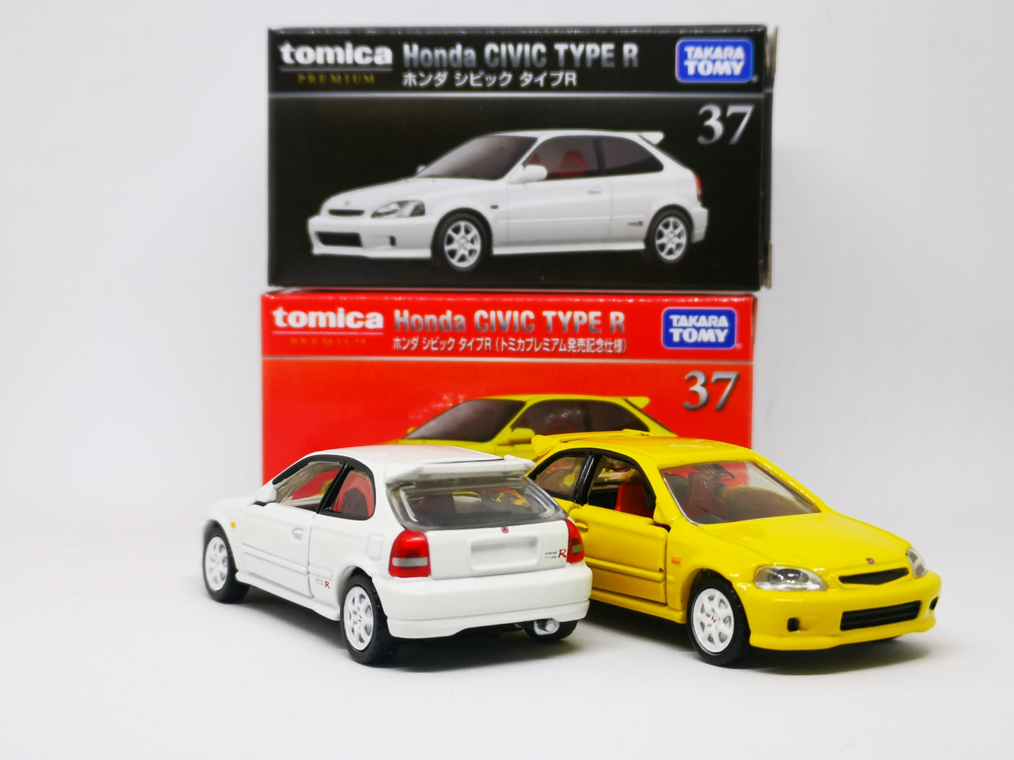 TOMICA PREMIUM No.37 Honda Civic EK9 Type R set of two 1:61 SCALE NEW IN Box