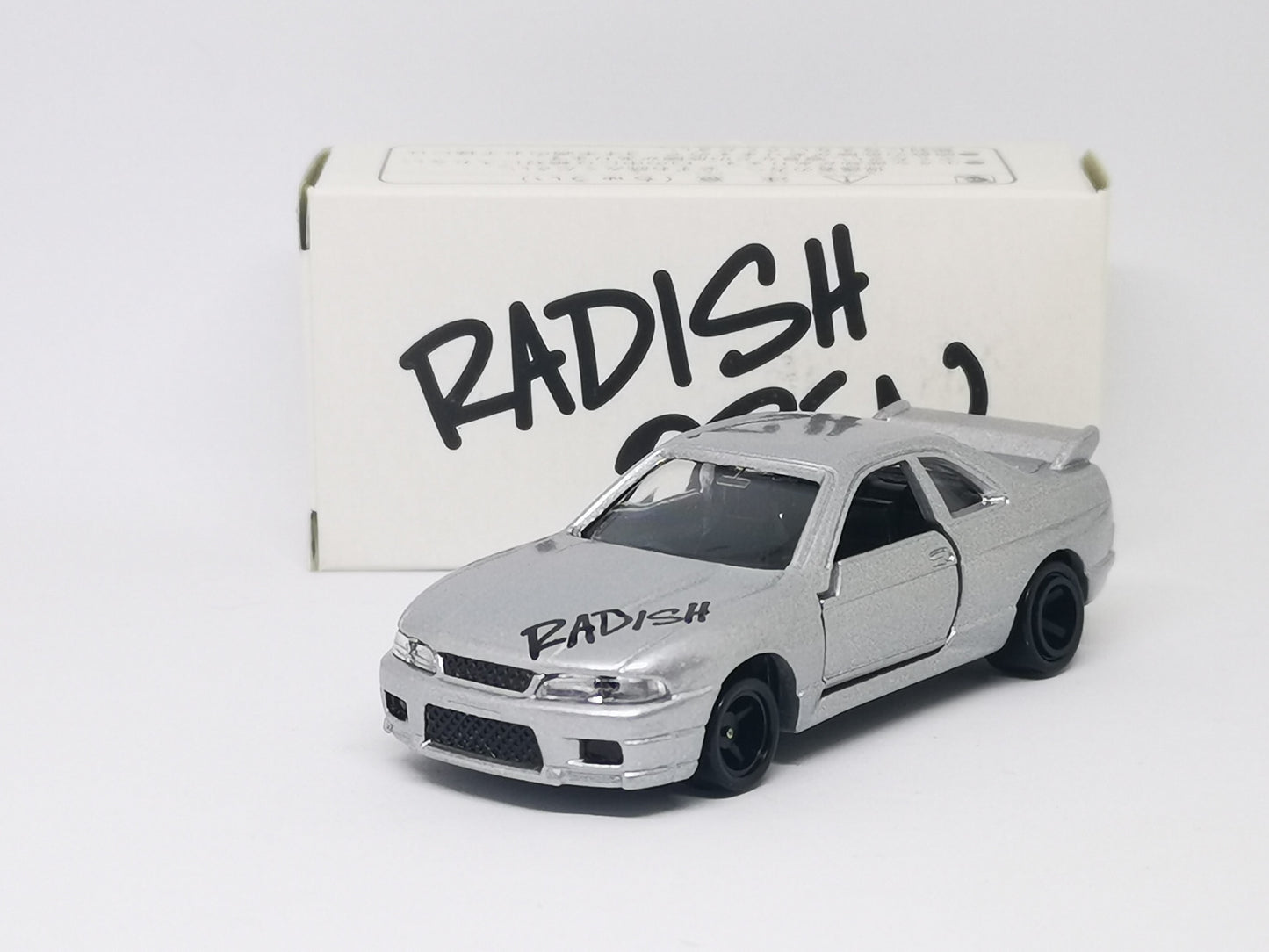 Tomica Radish Open Exclusive Nissan Skyline GT-R R33 set of two Made in Japan