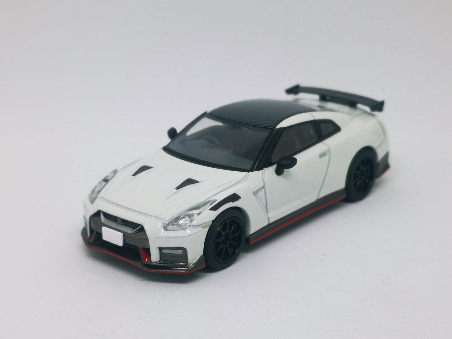 Tomica Limited Vintage Neo LV-N217a Nissan GT-R Nismo 2020 Model White