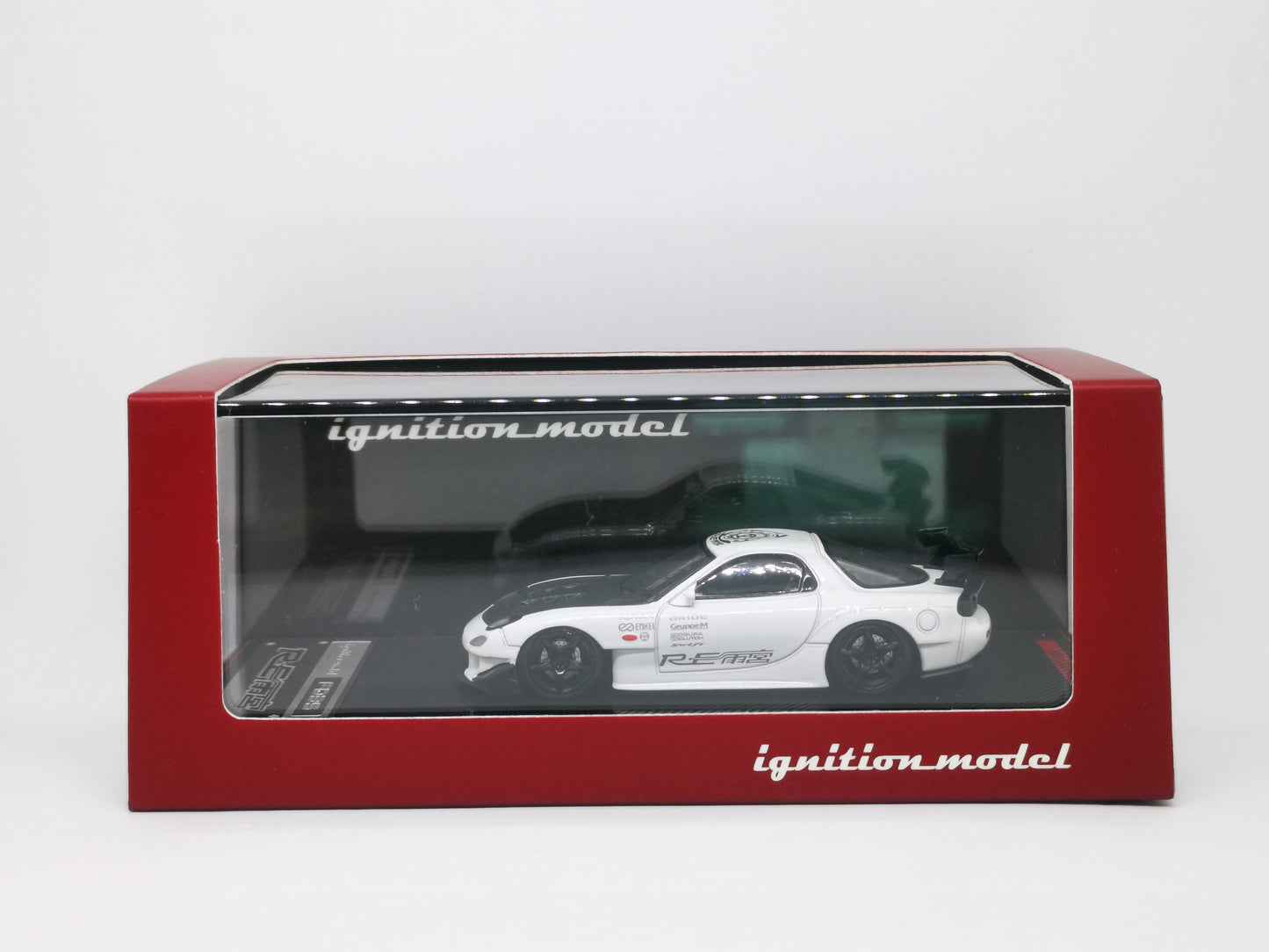 Ignition Model 1:64 Scale Mazda RX7 FD3S RE Amemiya White Ignition Mode