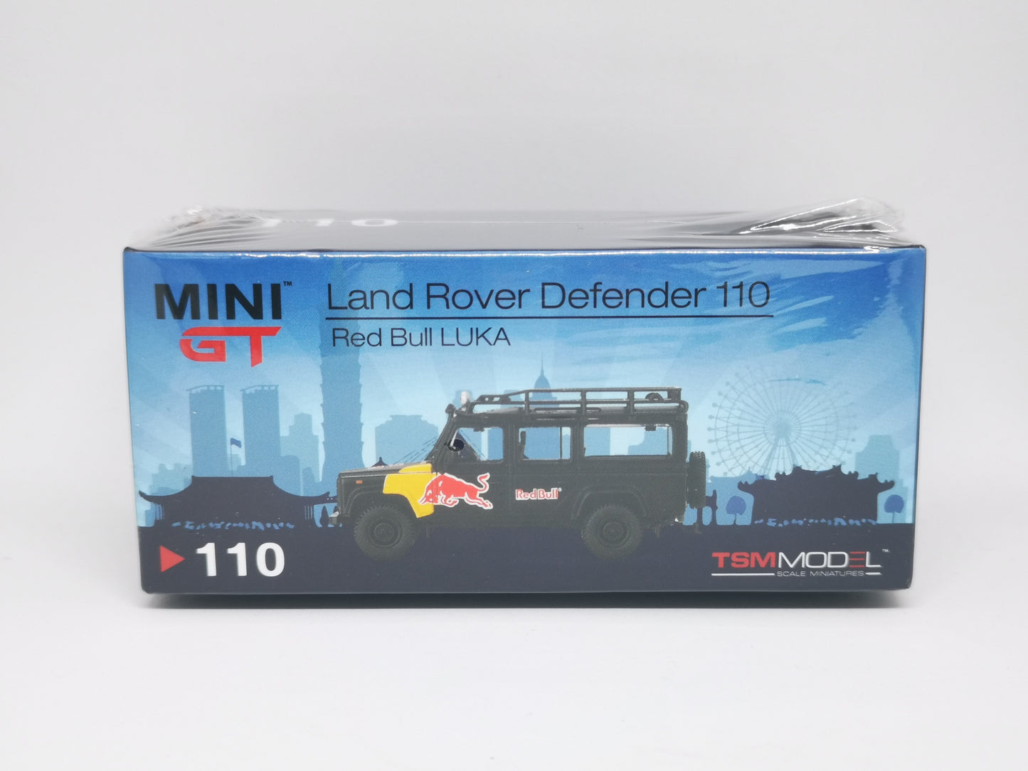 MiniGT #110 1/64 Land Rover Defender 110 Red Bull Luka