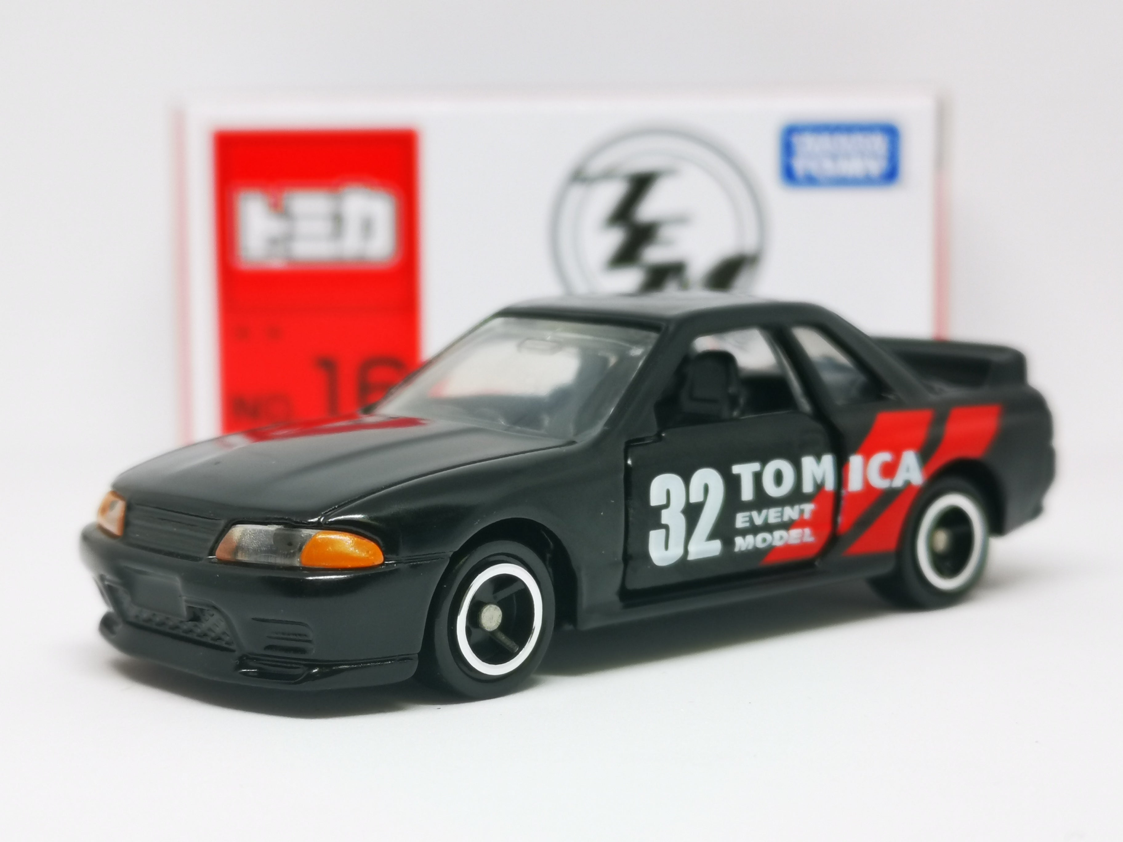 Tomica Event Model #16 Nissan Skyline GT-R R32 – Mobile Garage HK
