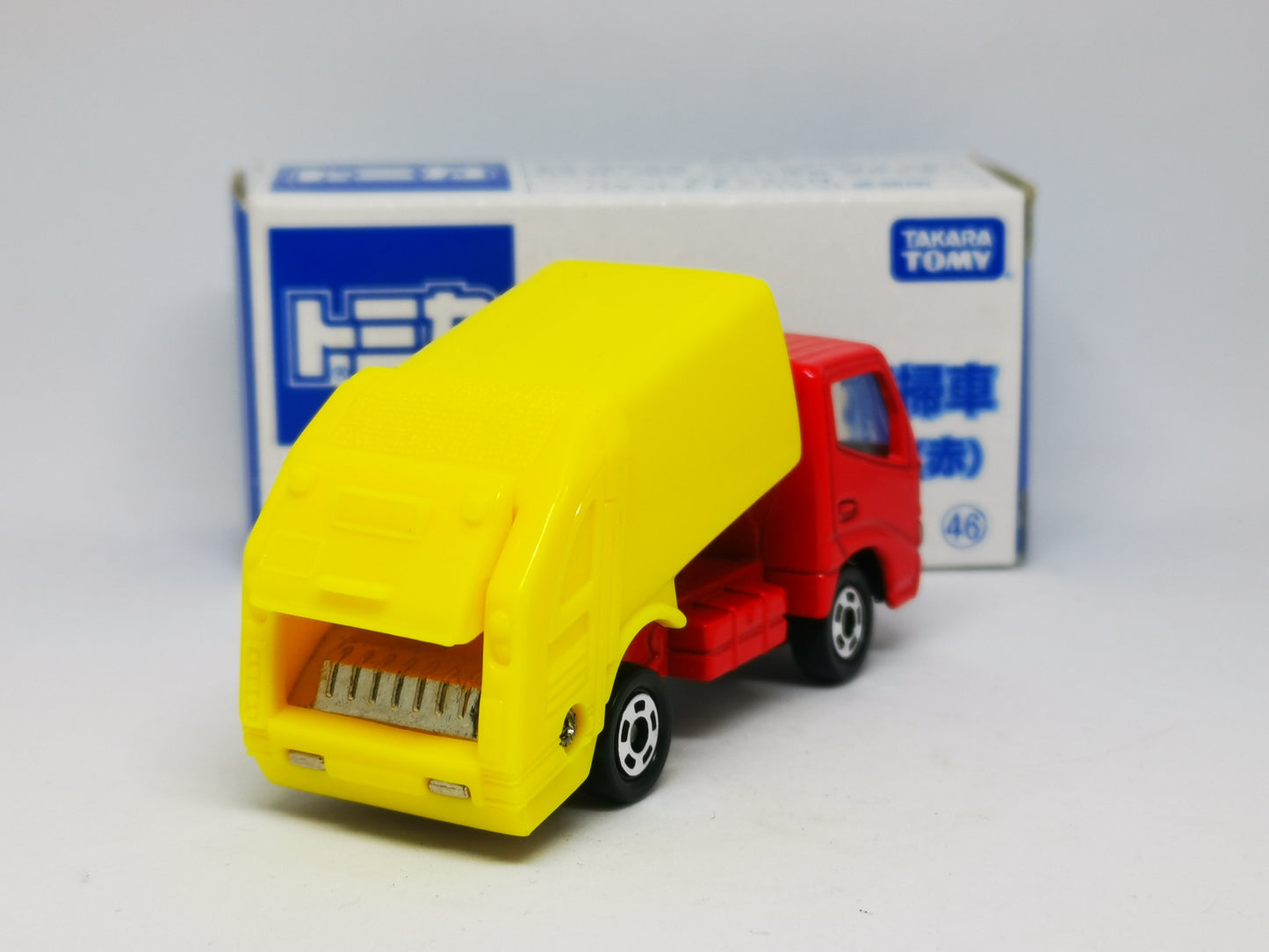 Tomica EXPO #46 Toyota Dyna Refuse Truck (Red)