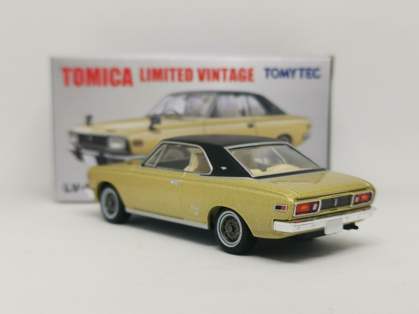 Tomica Limited Vintage LV-192b Toyopet Crown Hardtop SL