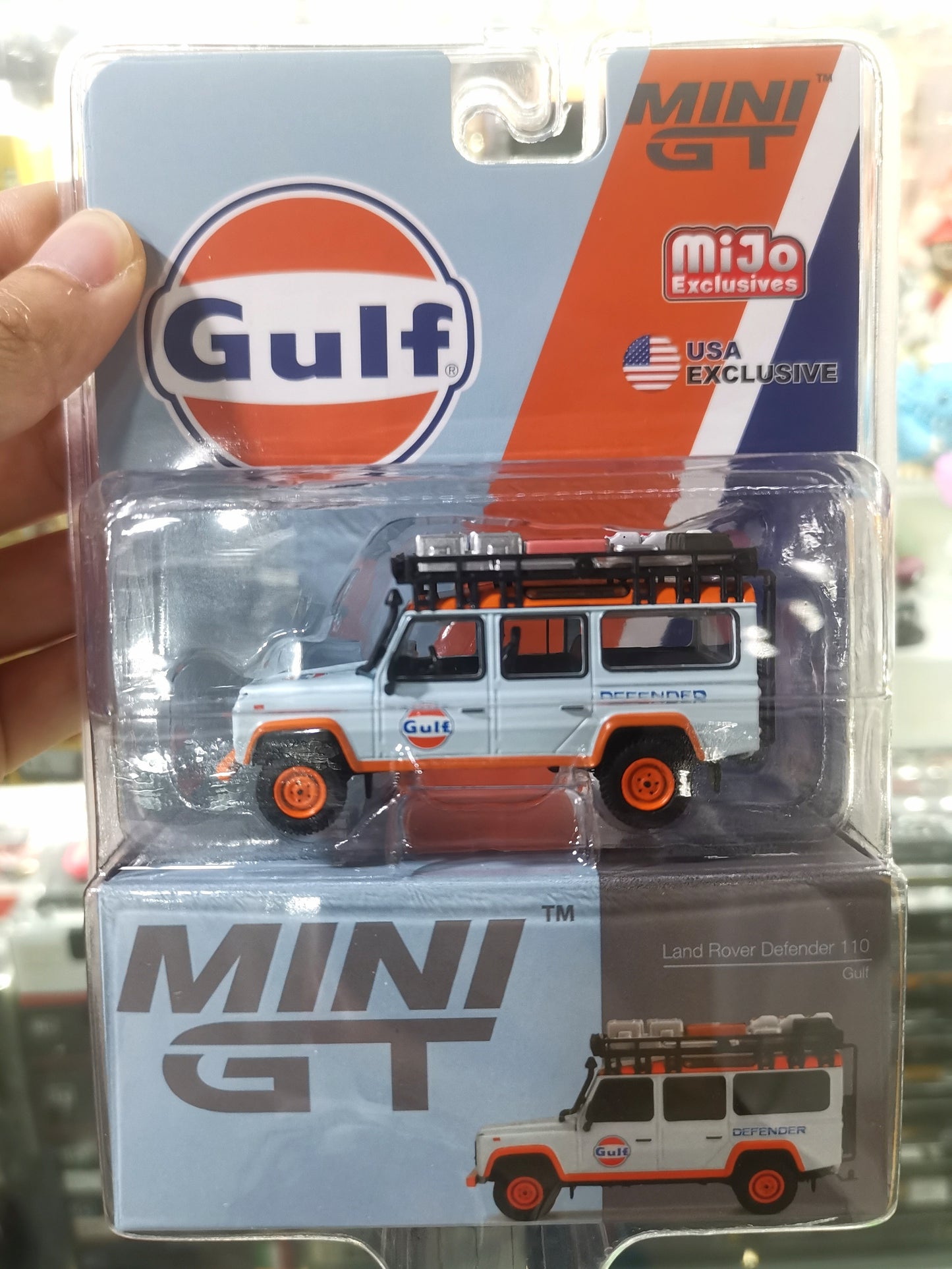 MiniGT #110 1/64 Land Rover Defender 110 Gulf
