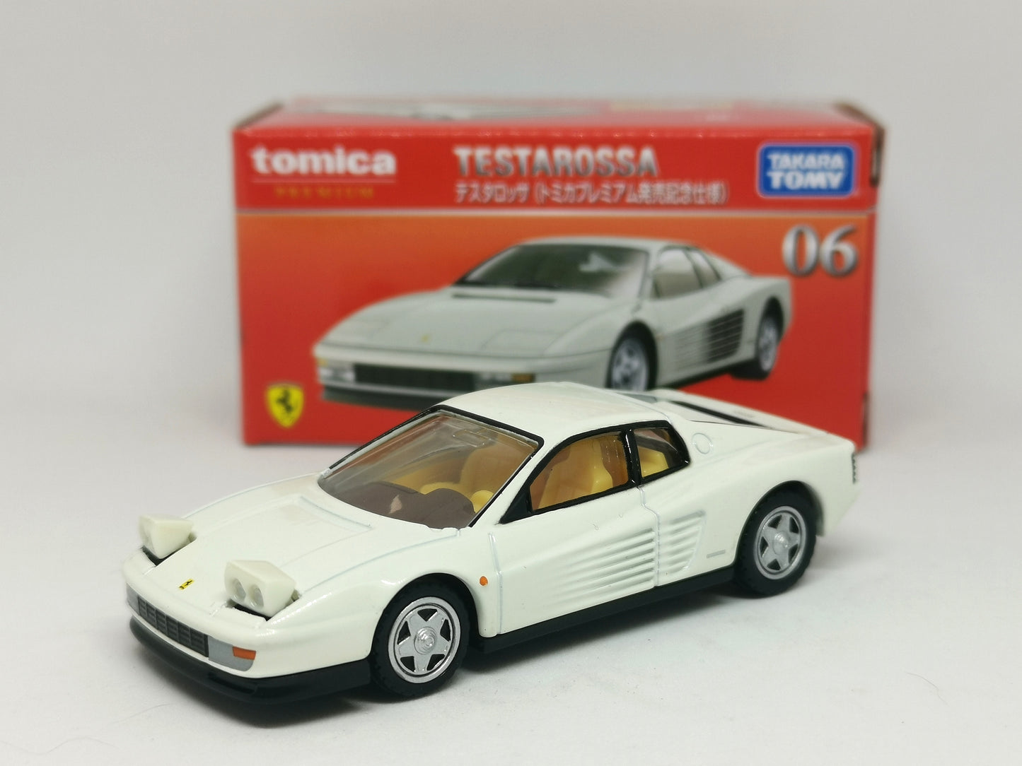 Unspun Tomica Premium #06 Ferrari Testarossa White