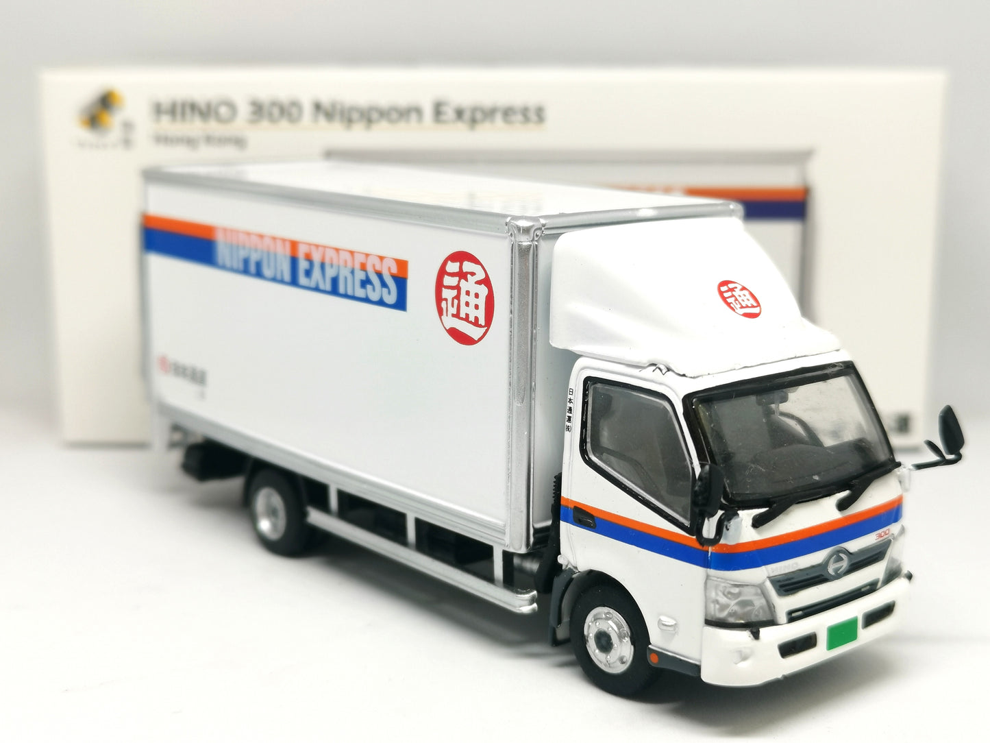 Tiny Hino 300 Nippon Express 1:64 Scale