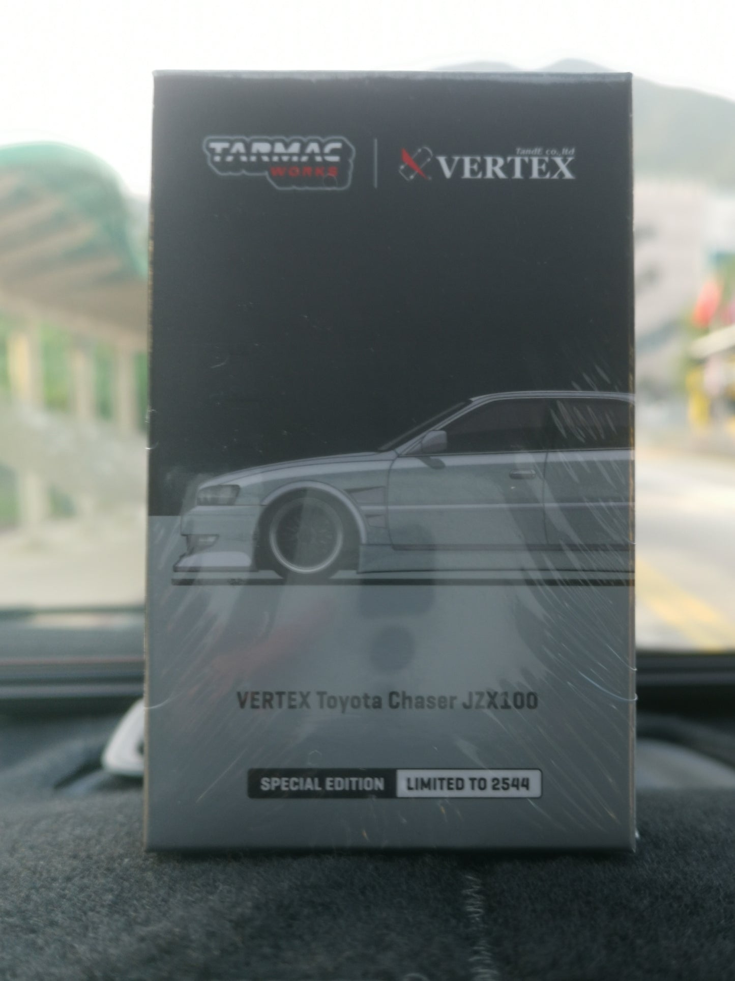 Tarmac Works VERTEX Toyota Chaser JZX100 Silver Metallic, Special Edition