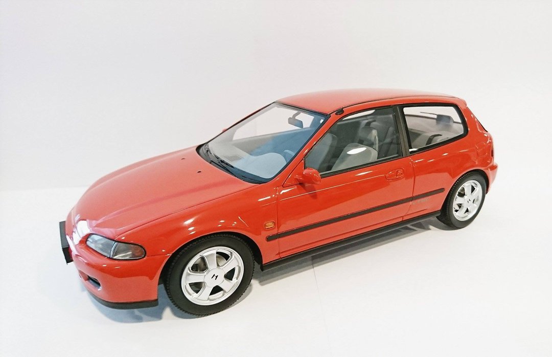 Triple 9 Collection 1:18 Scale Honda Civic EG6 Sir II (Red)