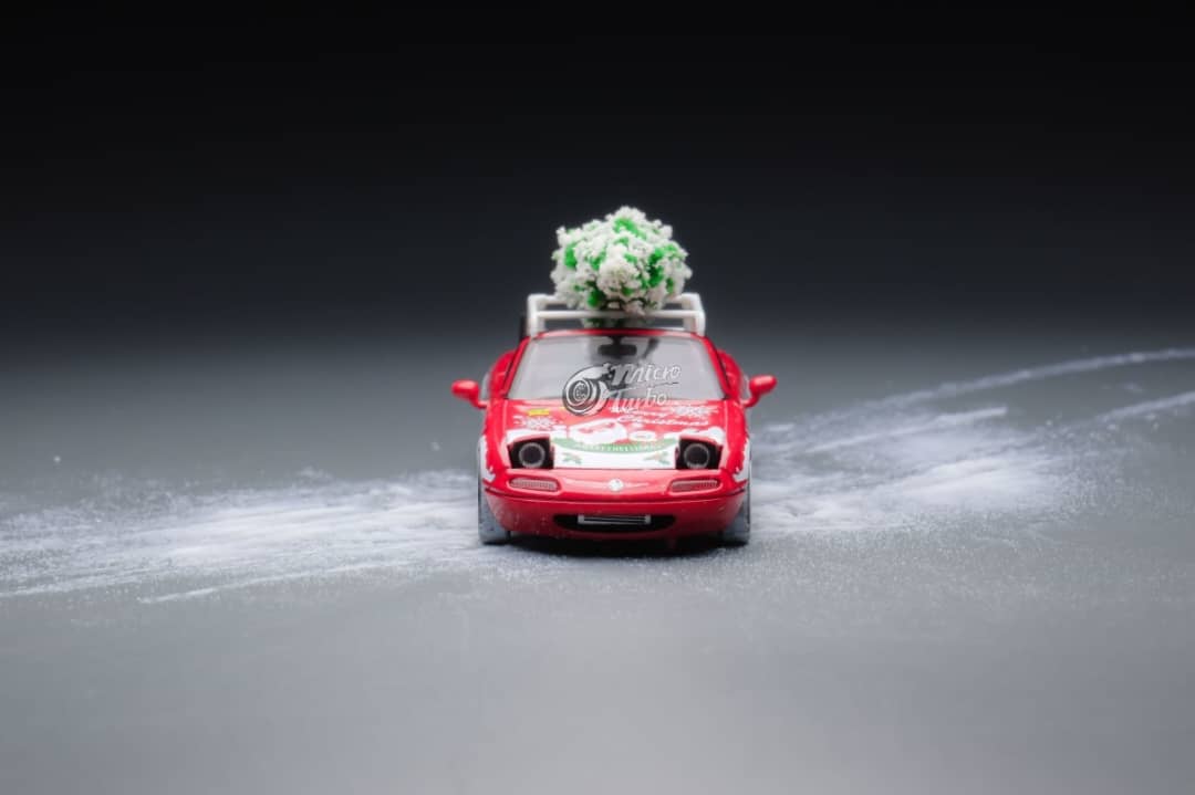 Micro Turbo 1:64 Scale Mazda MX-5 NA Roaster 2023 Christmas Edition [Red]